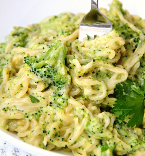 Creamy Cheddar & Broccoli Noodles