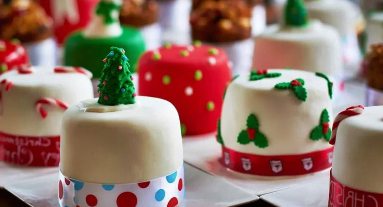 Mini Christmas Cakes