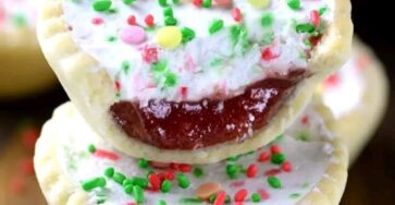 Strawberry Jam Cheesecake Cookies