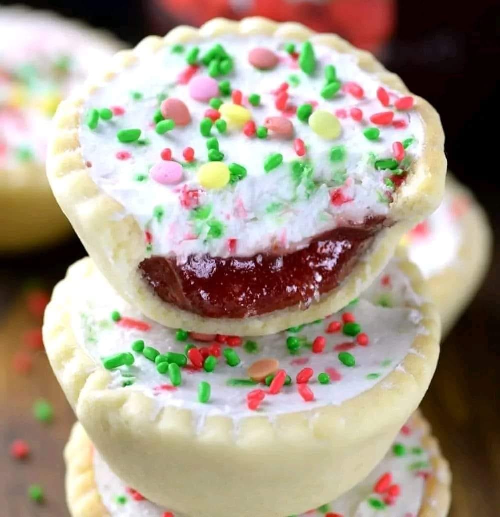 Strawberry Jam Cheesecake Cookies