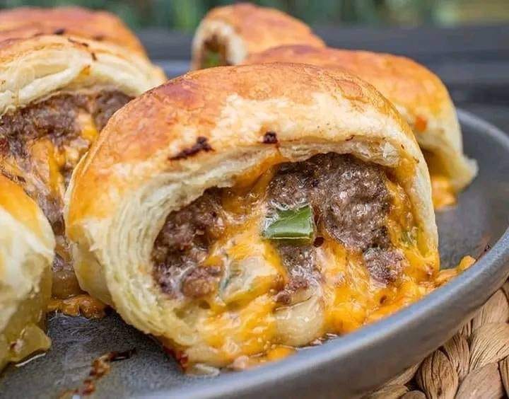 Texas Style Beef Sausage Rolls With Jalapeño And Cheddar