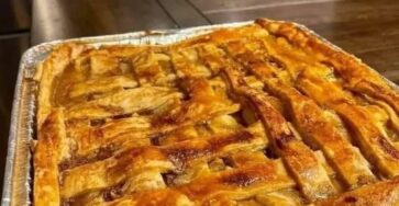 Peach Cobbler Pie