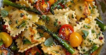 Ravioli With Tomatoes, Asparagus, Garlic And Herbs