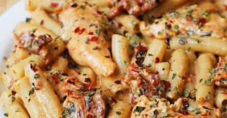 Sun Dried Tomato Pasta With Chicken And Creamy Mozzarella Sauce