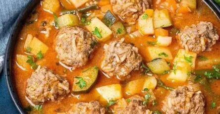 Albondigas Soup (mexican Meatball Soup)mexican Dish With Meatballs