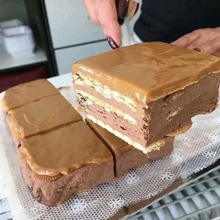 Arequipe And Chocolate Marquise ⁣
