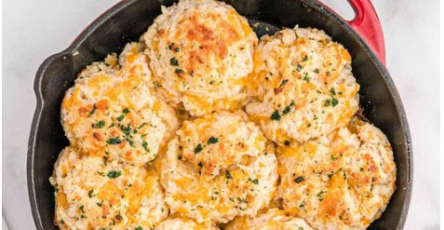 Garlic Cheddar Biscuits