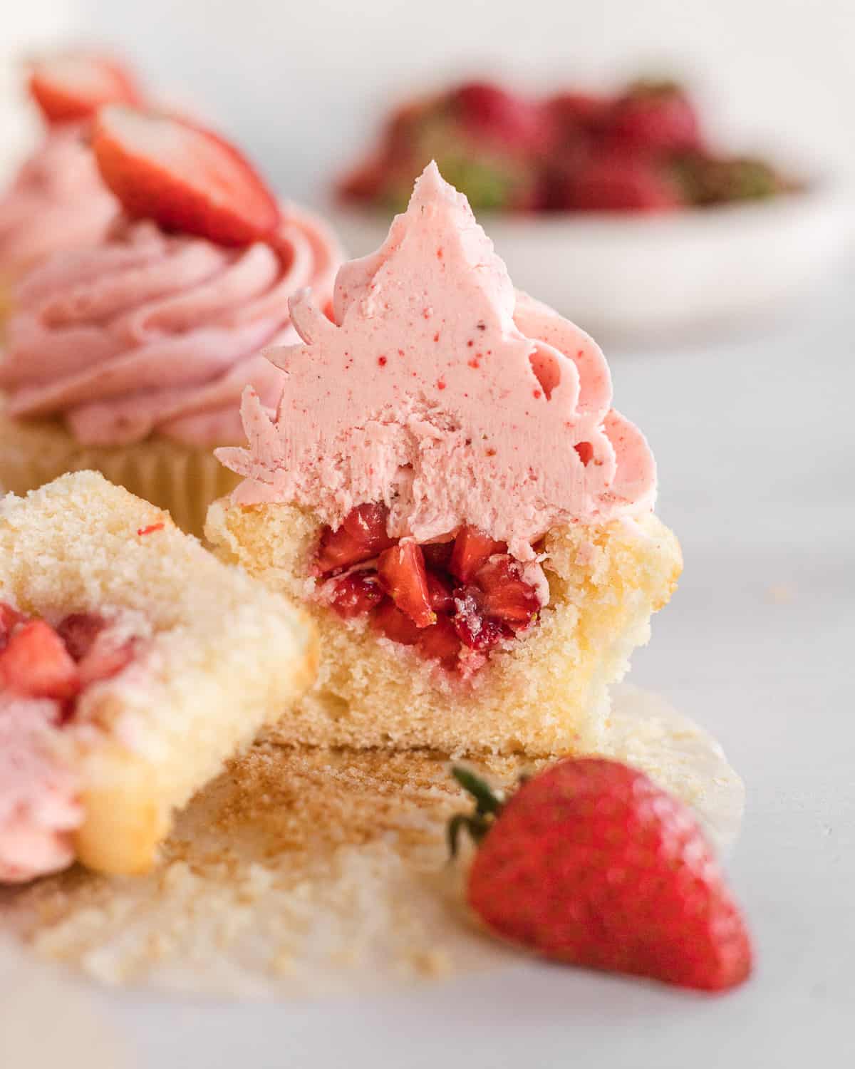 Strawberry Filled Cupcakes 🍓🧁