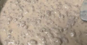 The Pioneer Woman’s Sausage Gravy