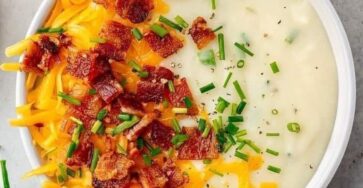 This Healthy Loaded Baked Potato Soup Recipe