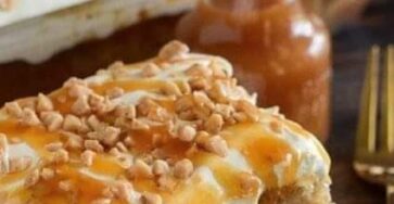 Caramel apple toffee cake