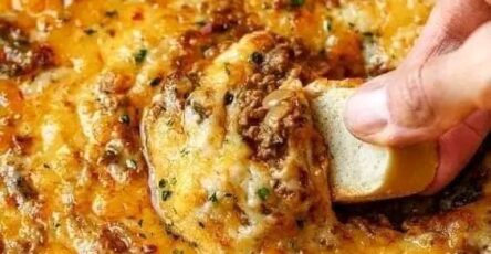 Cheesy ground beef dip