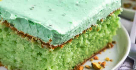 Easy green pistachio cake