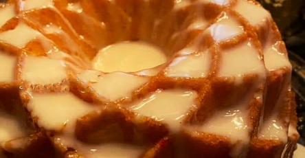 Lemon pound cake