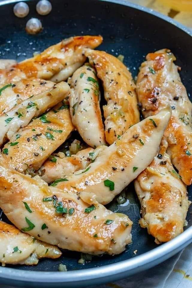 My sweetheart made this honey garlic butter chicken tenders, y’all help me make his day with compliments