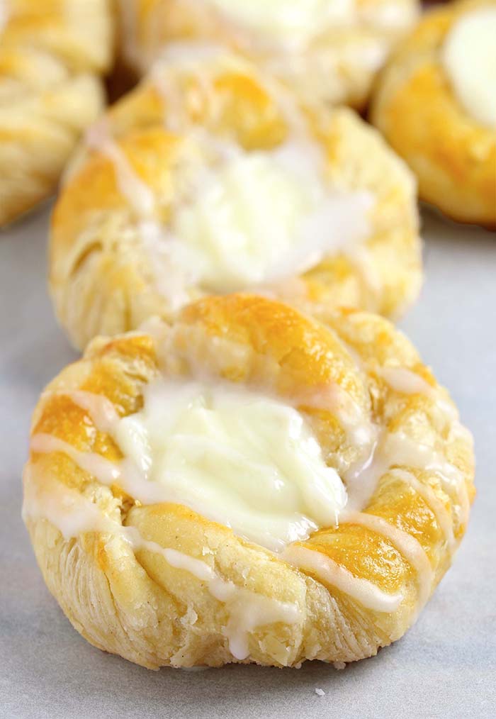 Oven crescent cheese danishe