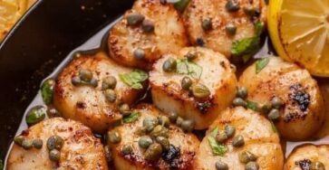 Pan Seared Scallops With Lemon Caper Sauce