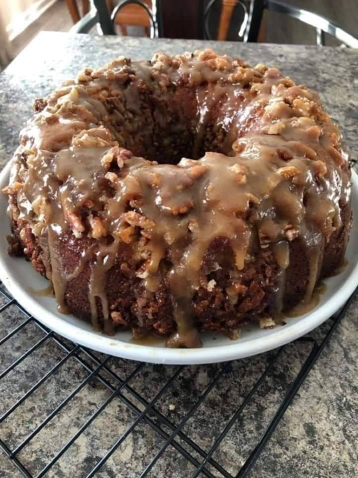 Pecan upside down cake