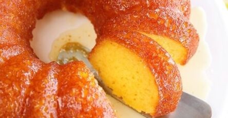 Pineapple juice cake