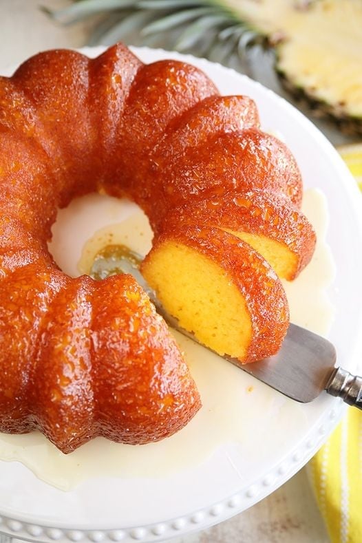 Pineapple juice cake