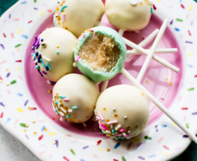 Quickhomemade cake pops