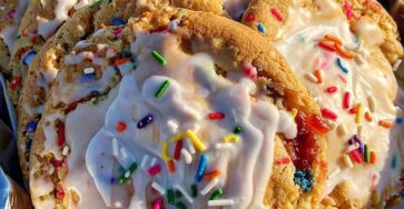 Strawberry pop tart cookies