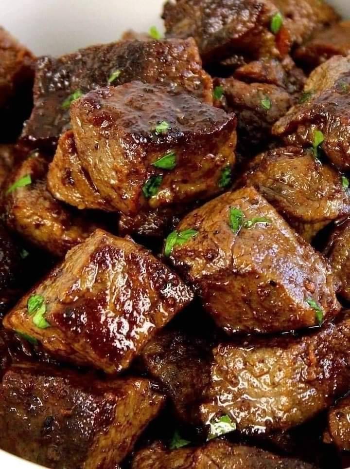 Tender and juicy garlic butter steak bites