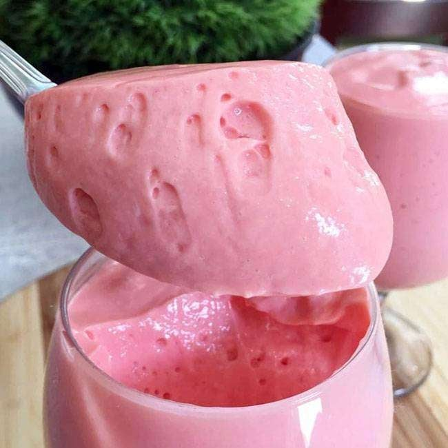 Strawberry mousse