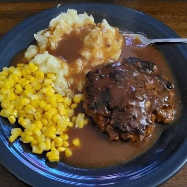 Hamburger steaks with onion gravy